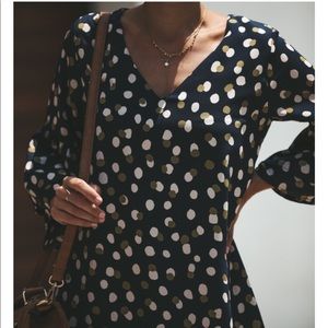 Bell sleeves shift dress